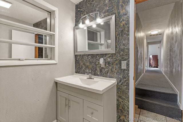 407 N Hillman Avenue, Okmulgee, OK 74447