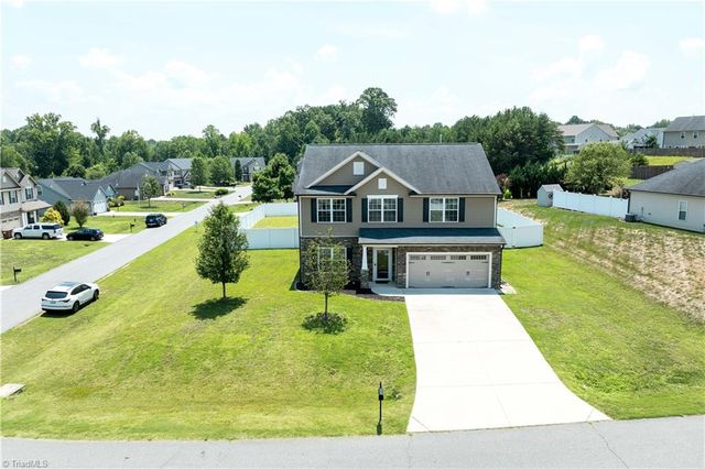 438 Bald Cypress Drive, Winston-salem, NC 27127