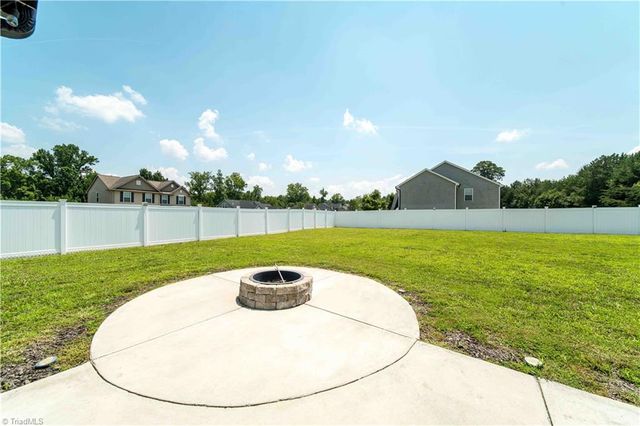 438 Bald Cypress Drive, Winston-salem, NC 27127