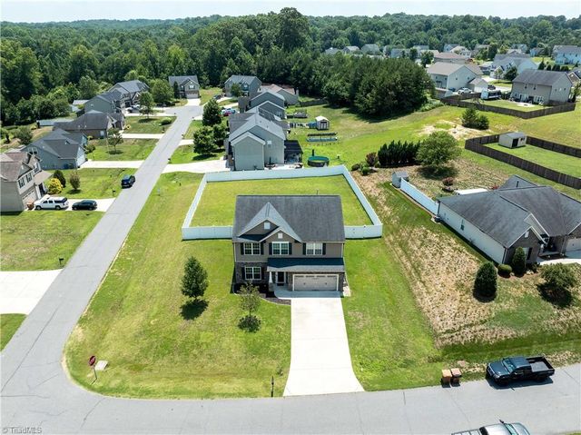 438 Bald Cypress Drive, Winston-salem, NC 27127