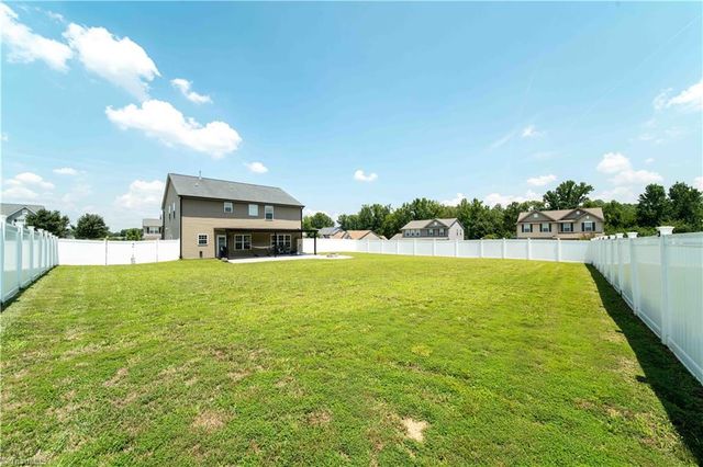 438 Bald Cypress Drive, Winston-salem, NC 27127
