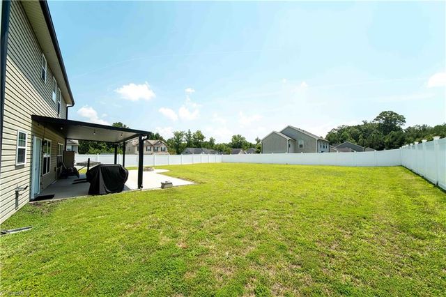 438 Bald Cypress Drive, Winston-salem, NC 27127