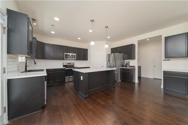 438 Bald Cypress Drive, Winston-salem, NC 27127