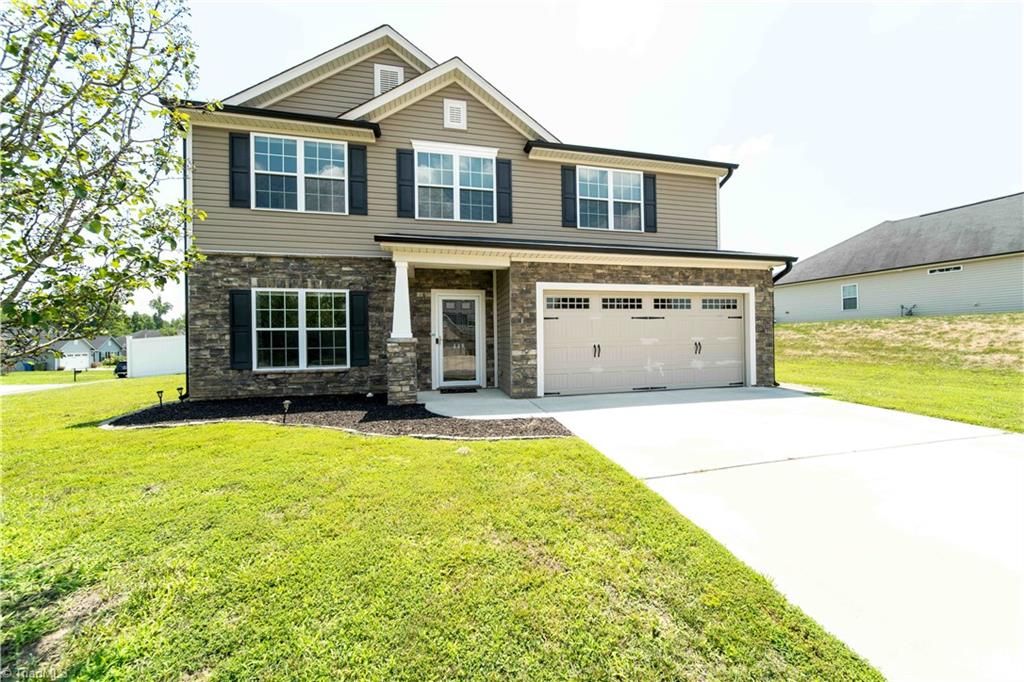 438 Bald Cypress Drive, Winston-salem, NC 27127