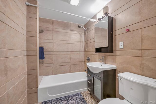 8510 Elmhurst Avenue 5A, Elmhurst, NY 11373