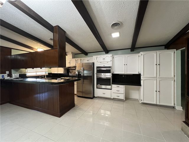 1021 Nile Dr, Corpus Christi, TX 78412