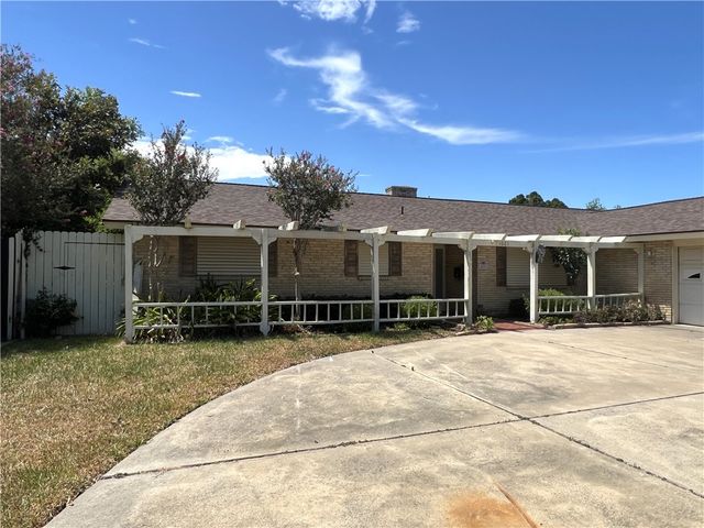 1021 Nile Dr, Corpus Christi, TX 78412