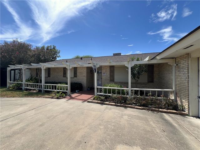 1021 Nile Dr, Corpus Christi, TX 78412