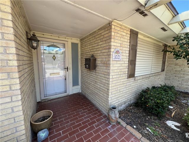 1021 Nile Dr, Corpus Christi, TX 78412