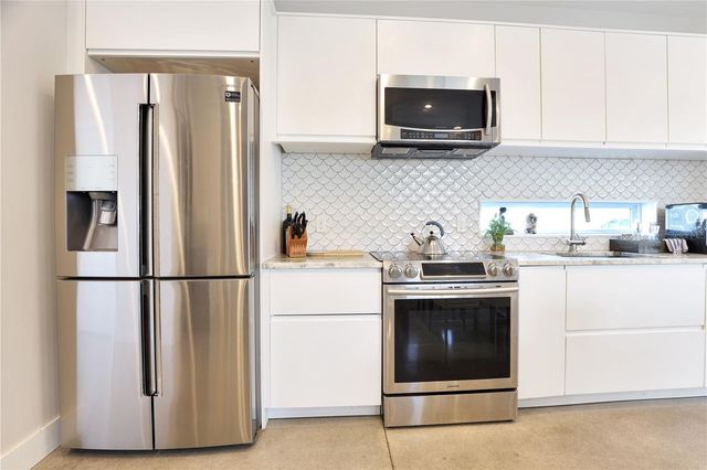 2054 ROSELAWN STREET, Sarasota, FL 34231