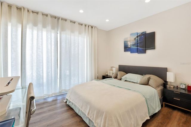 2054 ROSELAWN STREET, Sarasota, FL 34231