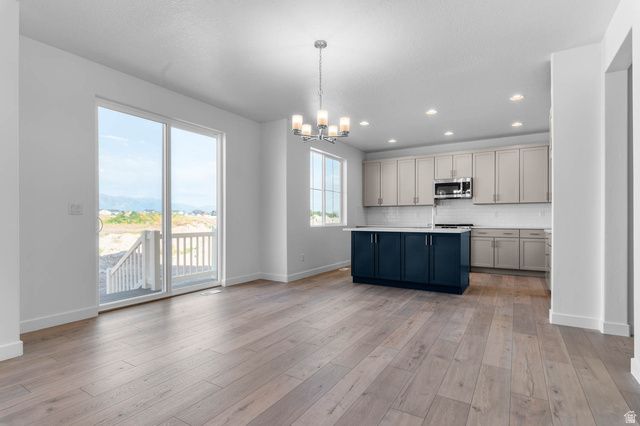 2286 N HOODED CRANE DR, Clinton, UT 84015