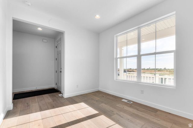 2286 N HOODED CRANE DR, Clinton, UT 84015