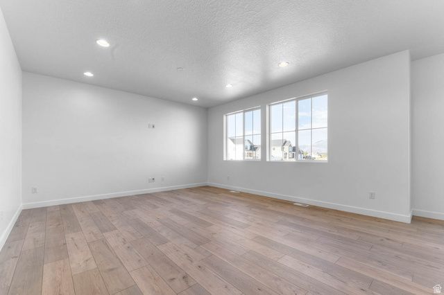2286 N HOODED CRANE DR, Clinton, UT 84015