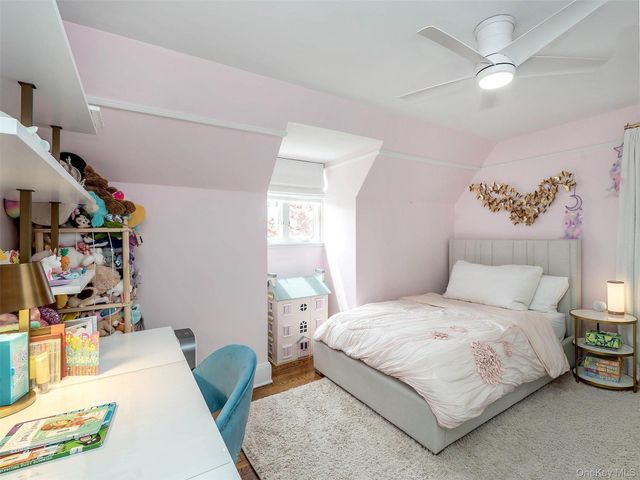 81 Huntington Road, Garden City, NY 11530