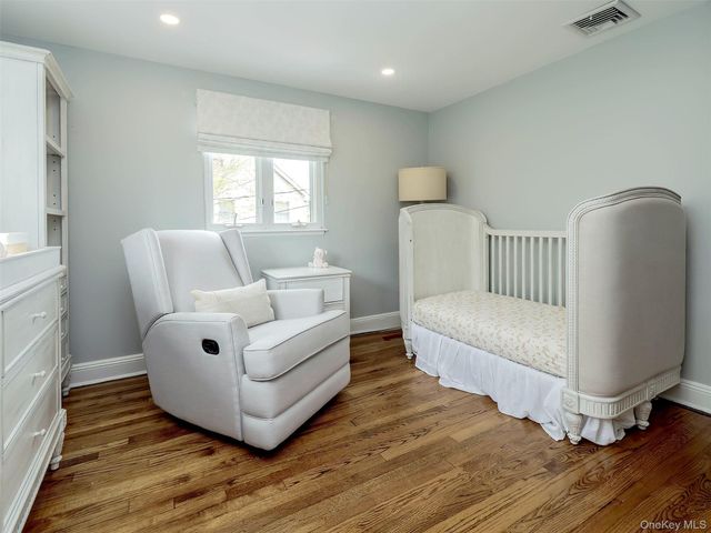 81 Huntington Road, Garden City, NY 11530
