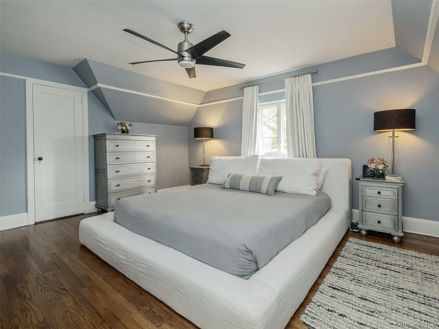 81 Huntington Road, Garden City, NY 11530