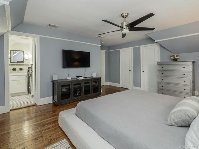 81 Huntington Road, Garden City, NY 11530
