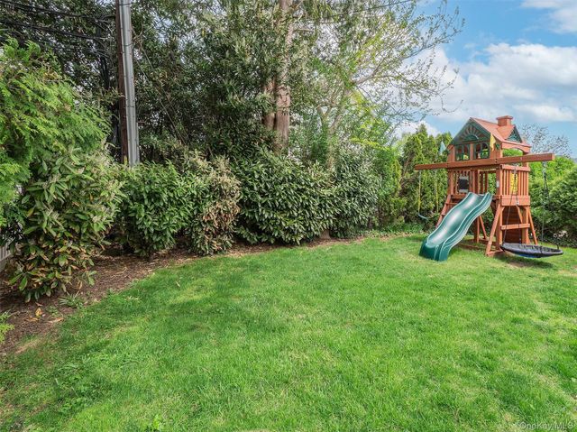 81 Huntington Road, Garden City, NY 11530