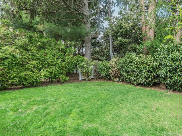 81 Huntington Road, Garden City, NY 11530