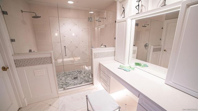 516 Whisper Wind Dr, Encinitas, CA 92024