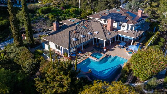 516 Whisper Wind Dr, Encinitas, CA 92024