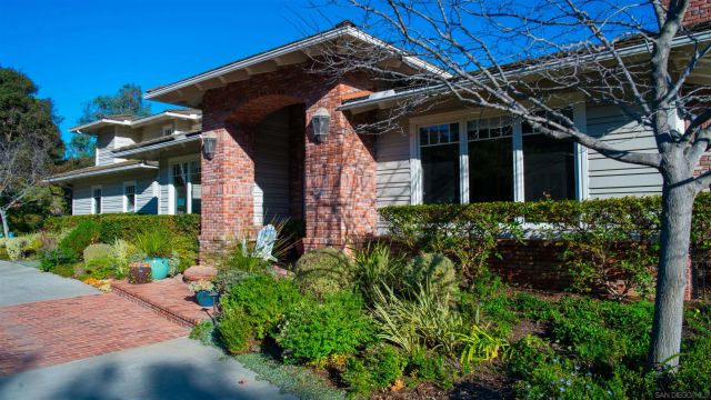 516 Whisper Wind Dr, Encinitas, CA 92024