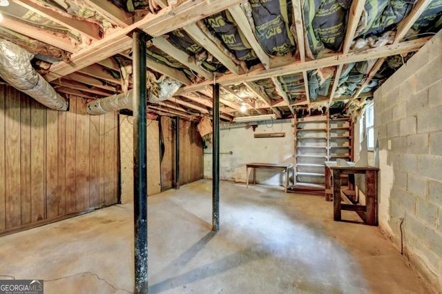 1138 Woodland Circle, Lawrenceville, GA 30043