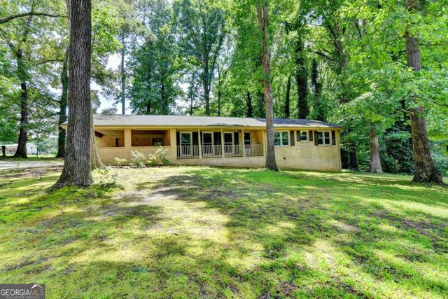 1138 Woodland Circle, Lawrenceville, GA 30043