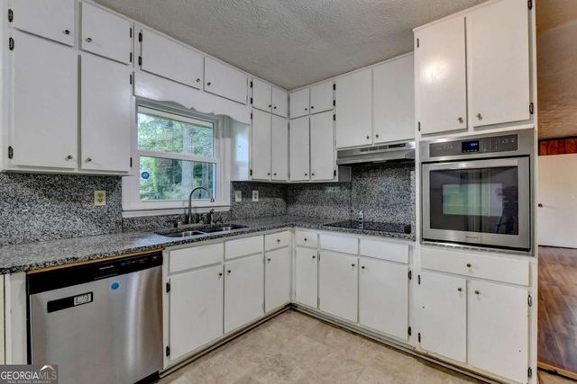 1138 Woodland Circle, Lawrenceville, GA 30043