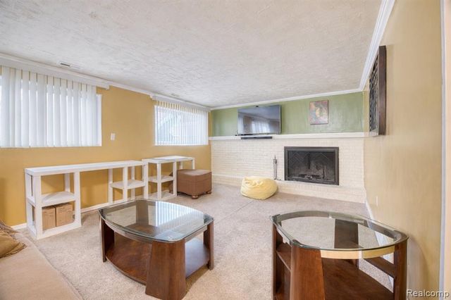 30650 Glenwood Circle, Warren, MI 48088