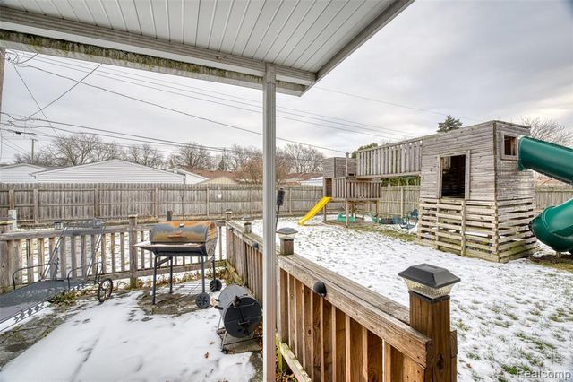 30650 Glenwood Circle, Warren, MI 48088