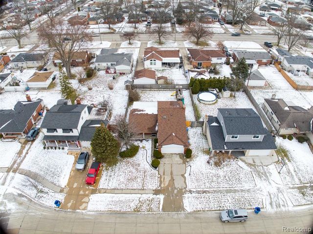 30650 Glenwood Circle, Warren, MI 48088