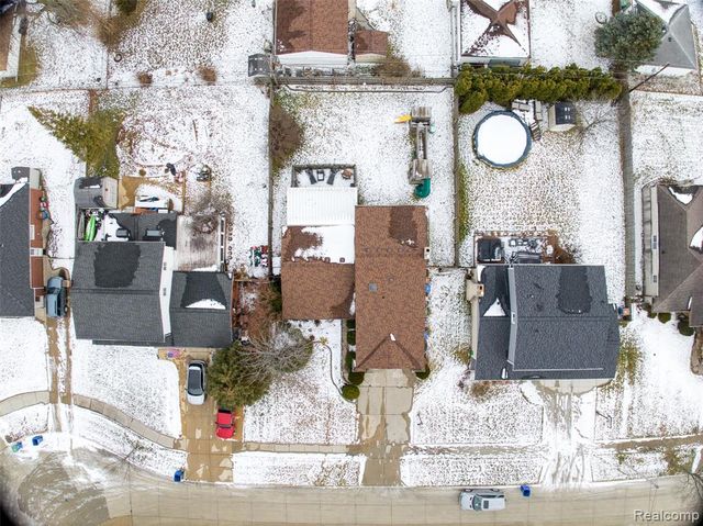 30650 Glenwood Circle, Warren, MI 48088