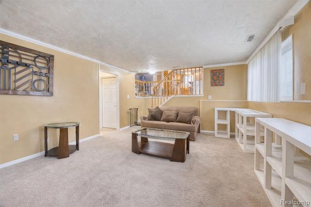 30650 Glenwood Circle, Warren, MI 48088