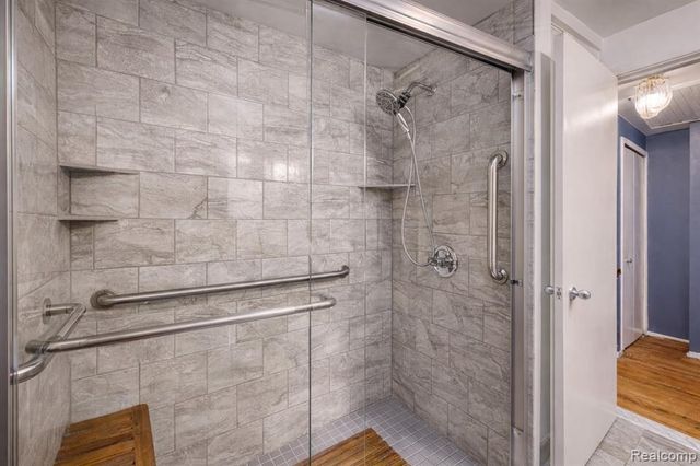 30650 Glenwood Circle, Warren, MI 48088