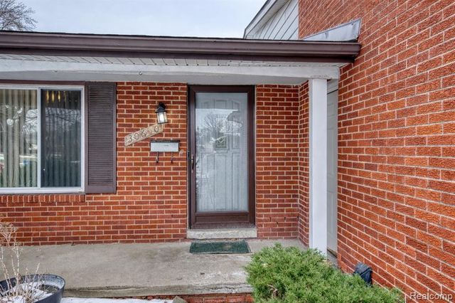 30650 Glenwood Circle, Warren, MI 48088