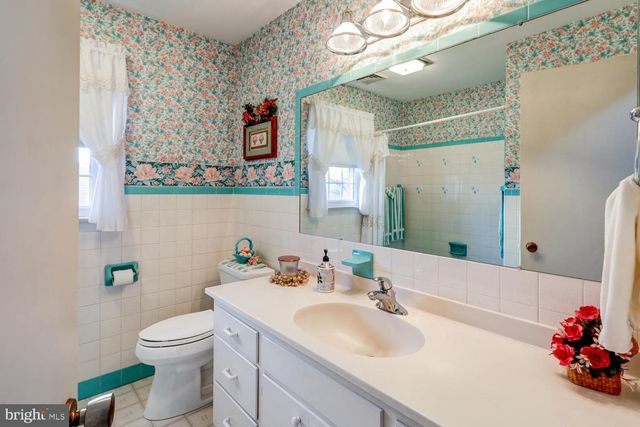 440 RANCK RD, New Holland, PA 17557