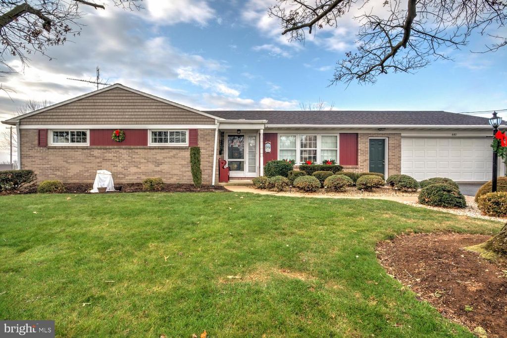 440 RANCK RD, New Holland, PA 17557