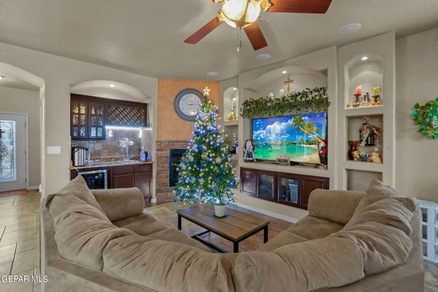 3845 TIERRA CAMPA Drive, El Paso, TX 79938