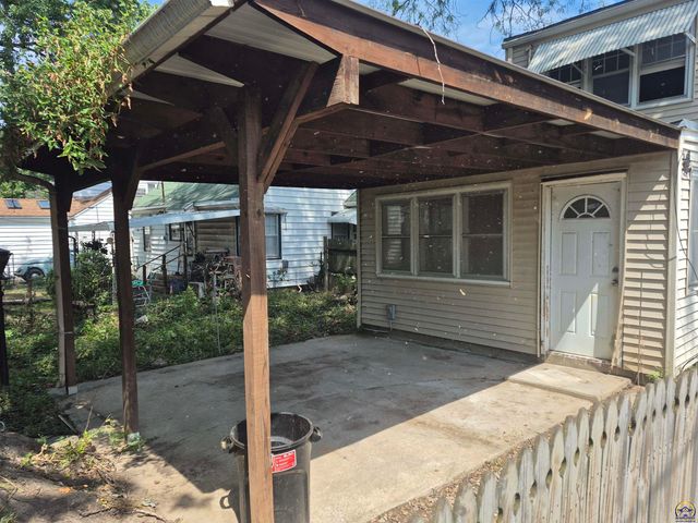 2321 SE Maryland AVE, Topeka, KS 66605