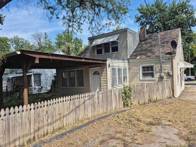 2321 SE Maryland AVE, Topeka, KS 66605