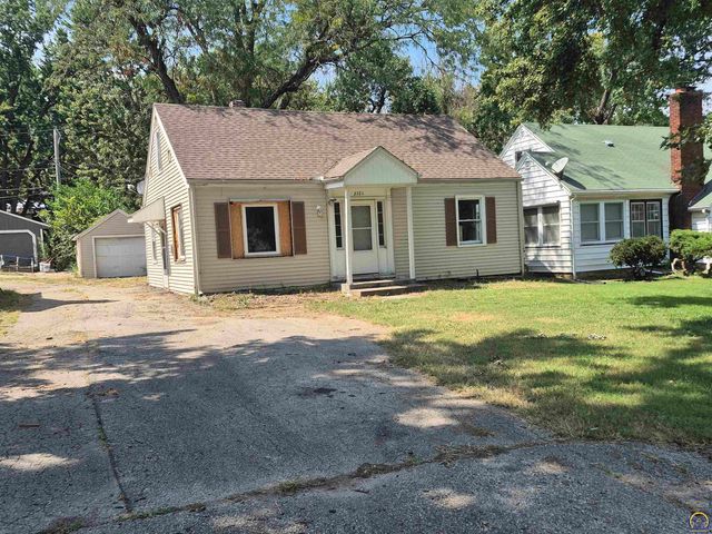 2321 SE Maryland AVE, Topeka, KS 66605