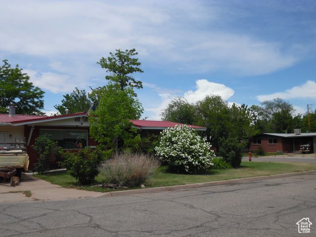 477 W GRAND CIR, Moab, UT 84532