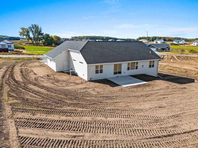 3718 HAROLDS WAY, Suamico, WI 54313