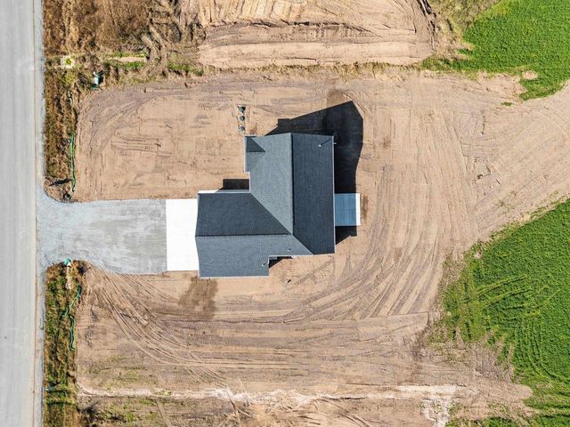3718 HAROLDS WAY, Suamico, WI 54313