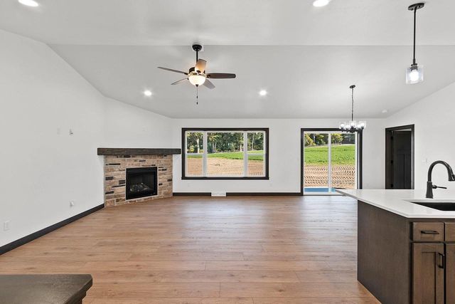3718 HAROLDS WAY, Suamico, WI 54313