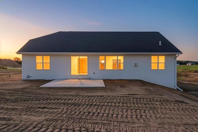 3718 HAROLDS WAY, Suamico, WI 54313
