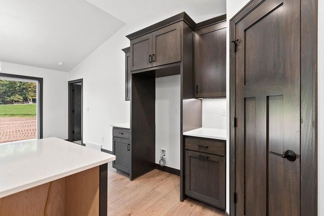 3718 HAROLDS WAY, Suamico, WI 54313