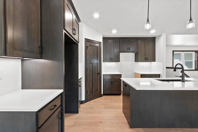 3718 HAROLDS WAY, Suamico, WI 54313